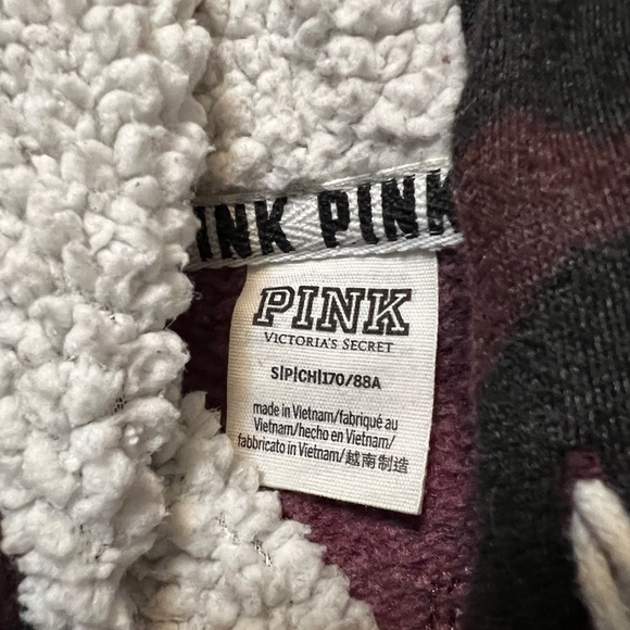 Vs pink bling hoodie with Sherpa lined hood - Picture 3 of 3